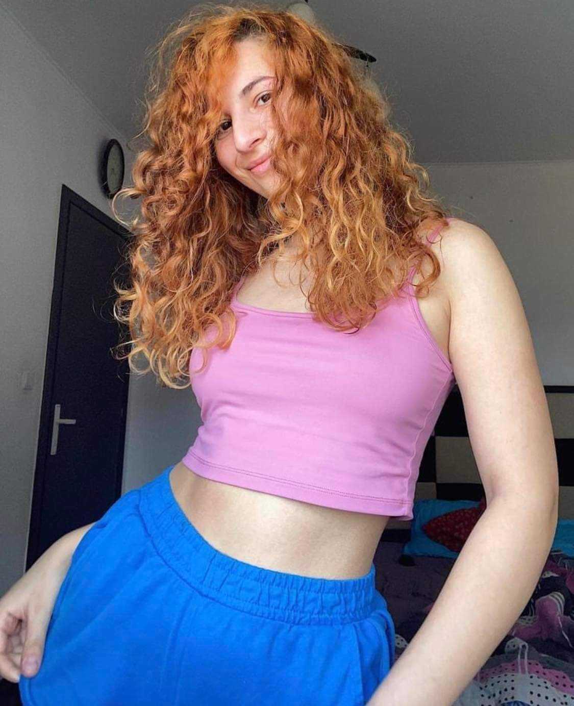 Lisa Benedict colorful outfit